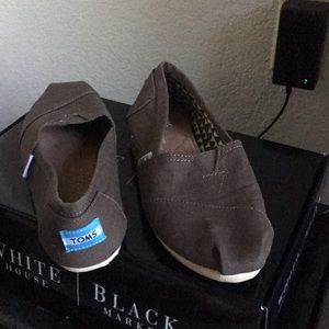 Toms